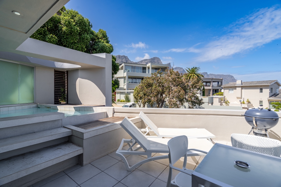 8 Bedroom Property for Sale in Camps Bay Western Cape